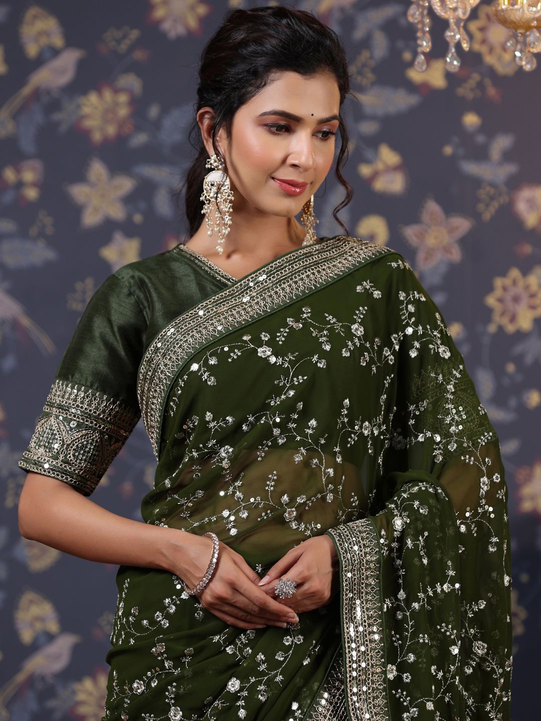 

House of Pataudi Sequinned Embellished Saree With Blouse Piece, Green