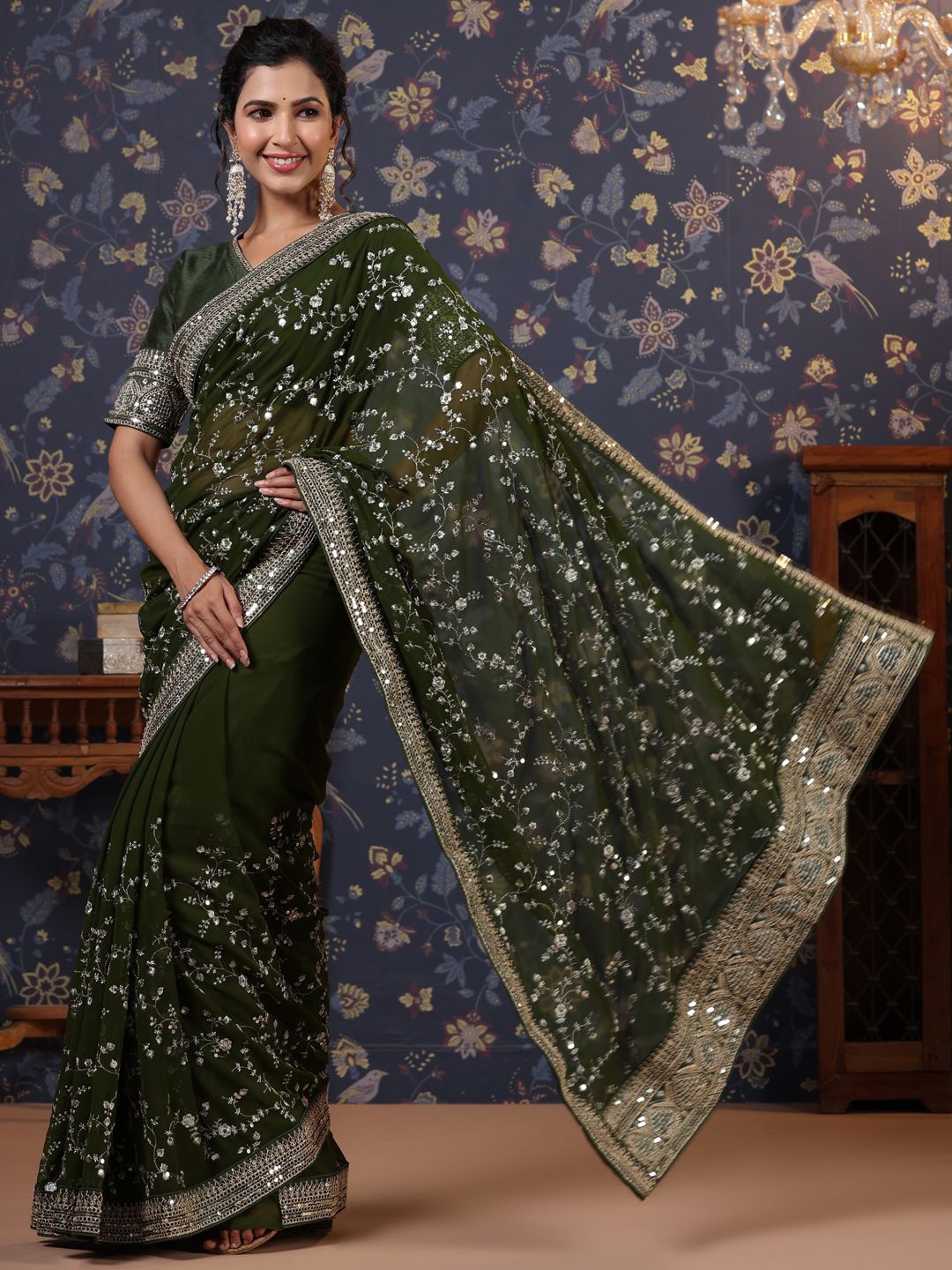 

House of Pataudi Sequinned Embellished Saree With Blouse Piece, Green