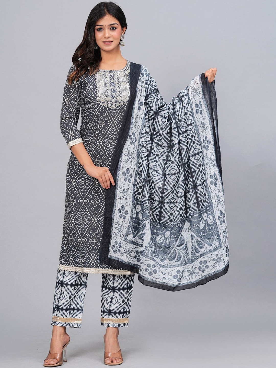 

SARAI CREATIONS Floral Printed Pure Cotton Straight Kurta With Trousers & Dupatta, Navy blue