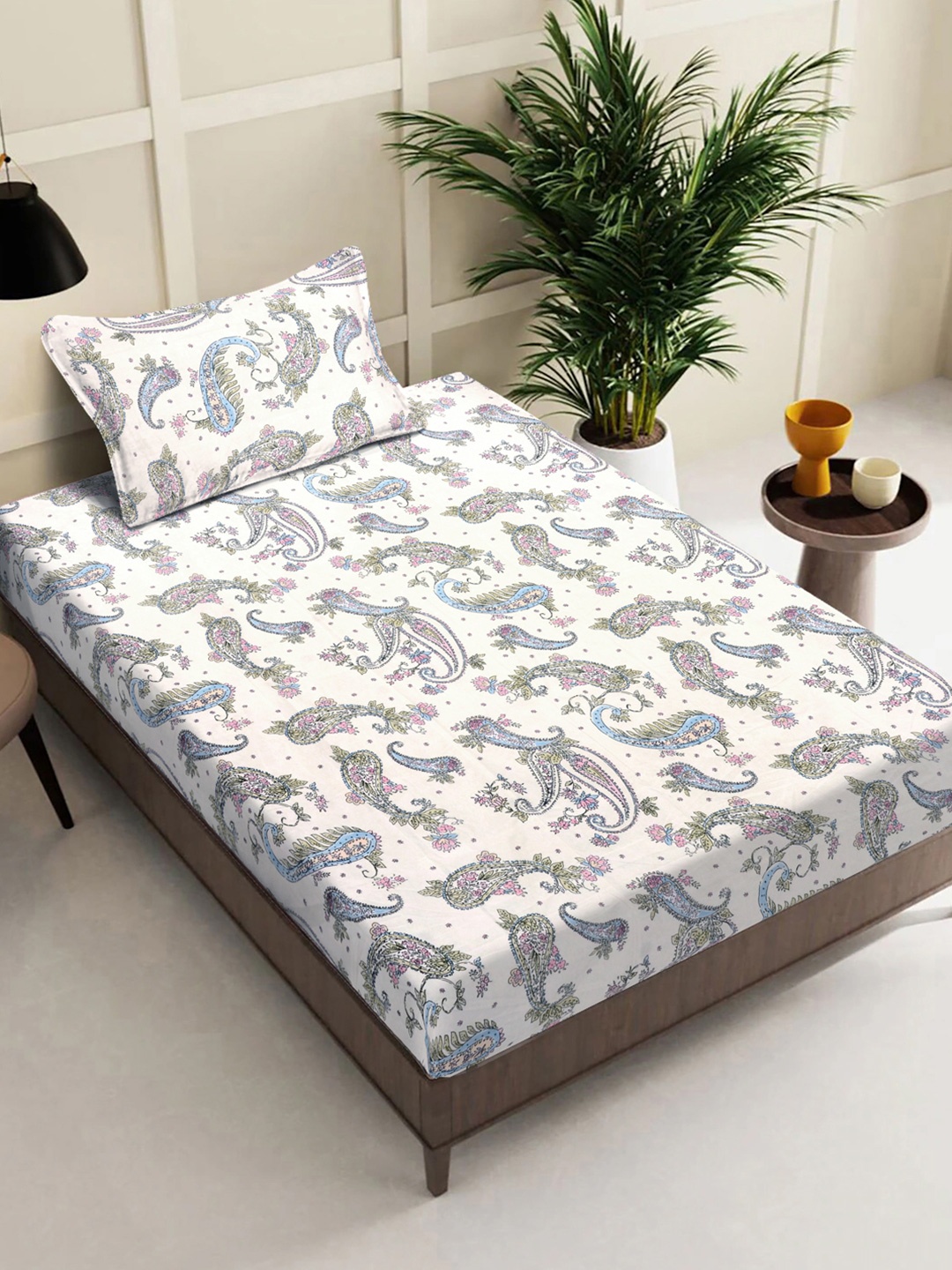 

FABINALIV Blue & White Ethnic Motifs Printed 300 TC Single Bedsheet With 1 Pillow Cover