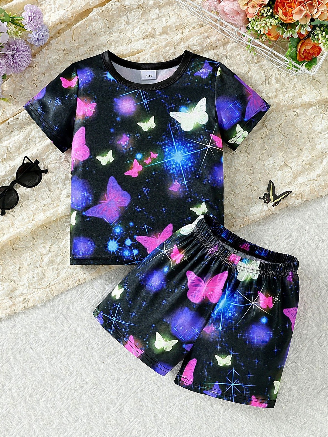 

StyleCast x Revolte Girls Printed Round Neck T-shirt with Shorts, Black