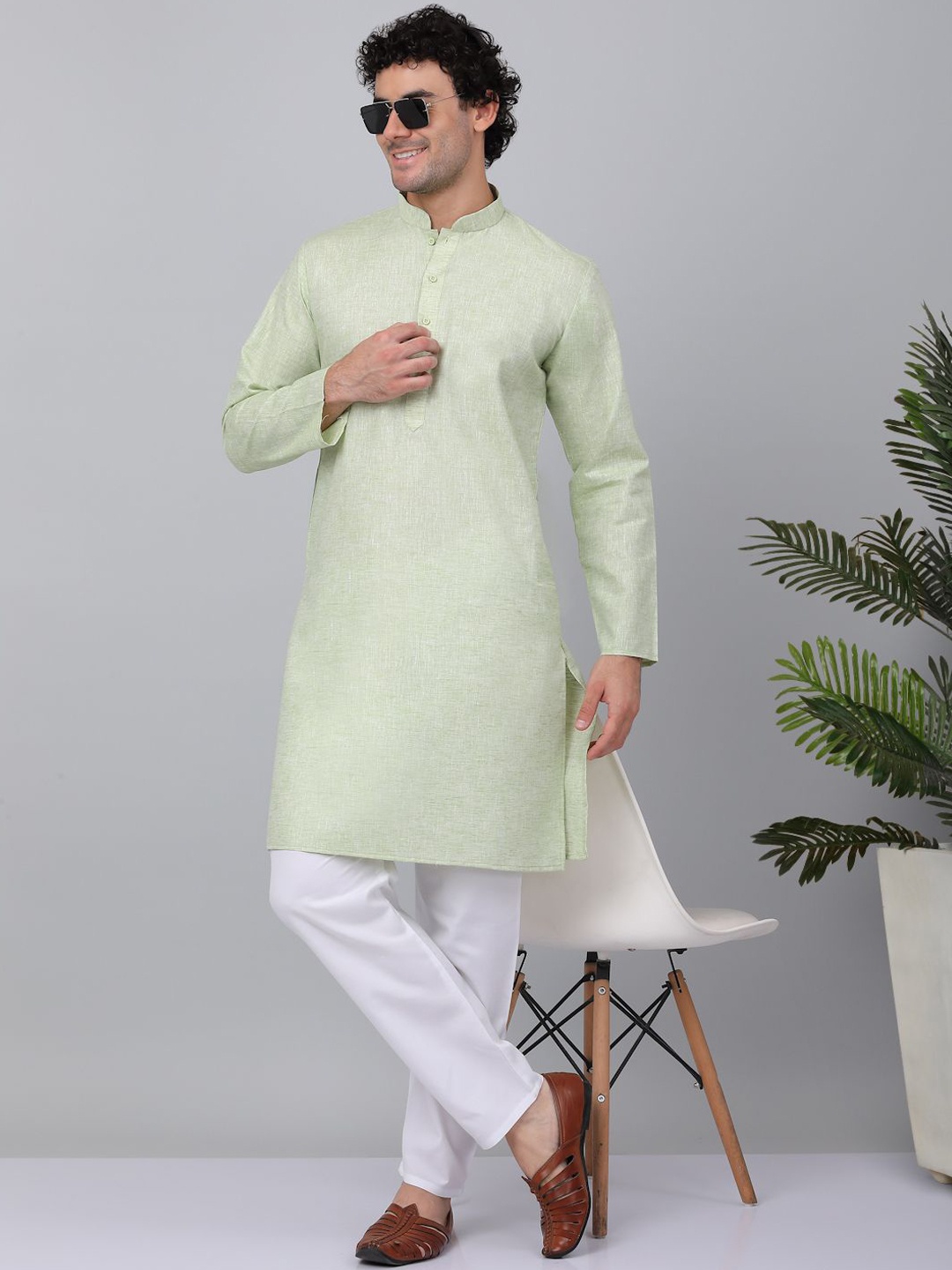 

KRAFT INDIA Mandarin Collar Long Sleeves Straight Kurta, Green