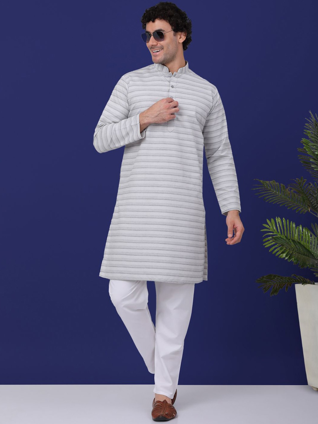 

KRAFT INDIA Striped Mandarin Collar Pure Cotton Straight Kurta, Grey