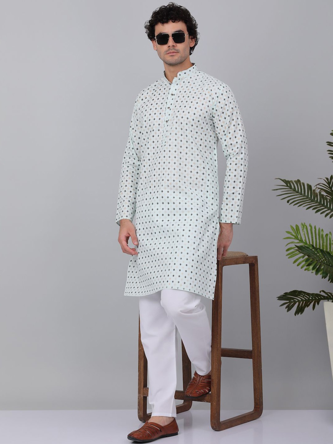 

KRAFT INDIA Floral Printed Mandarin Collar Cotton Straight Kurta, Green