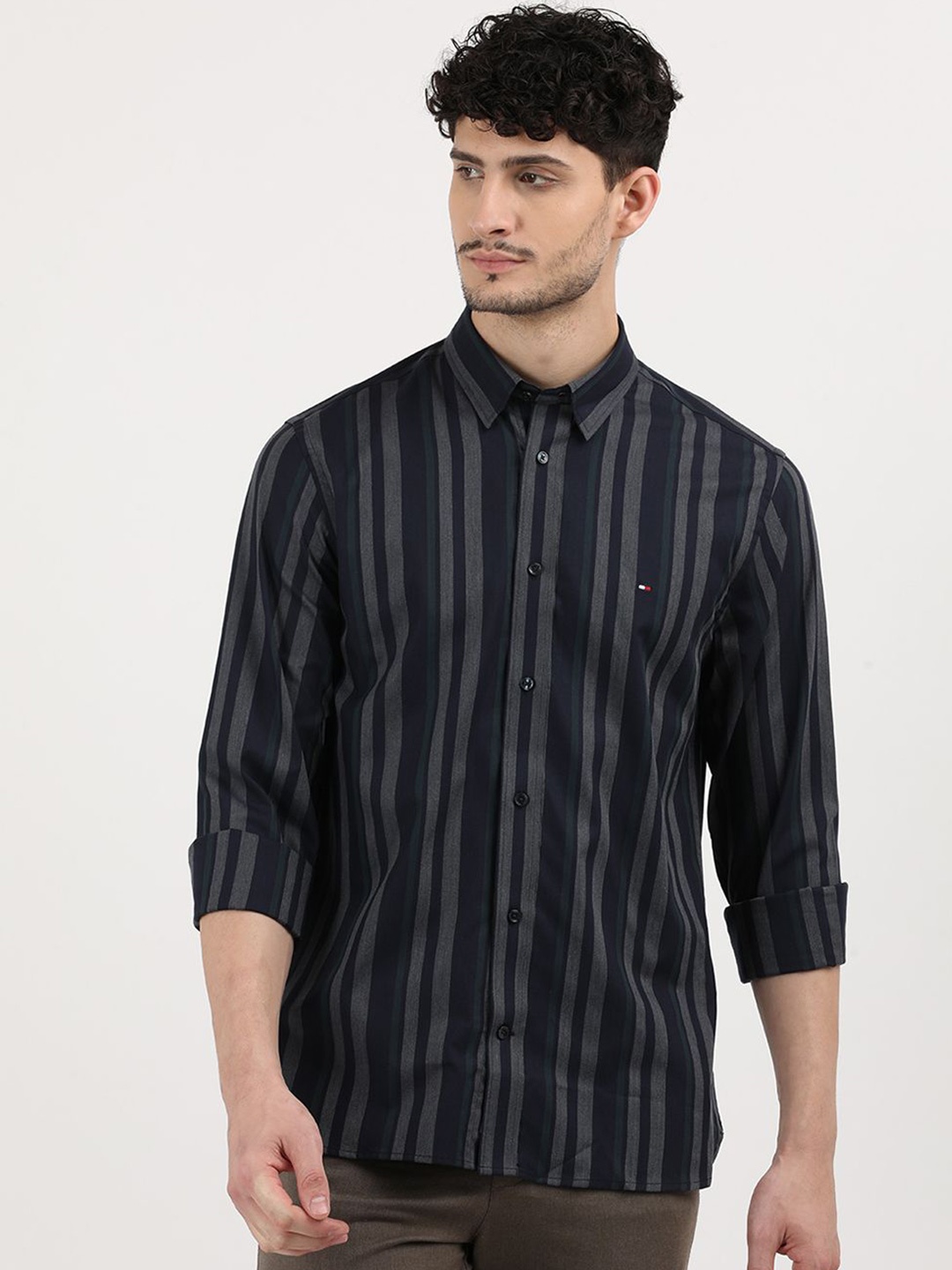 

Tommy Hilfiger Men Opaque Striped Casual Shirt, Blue