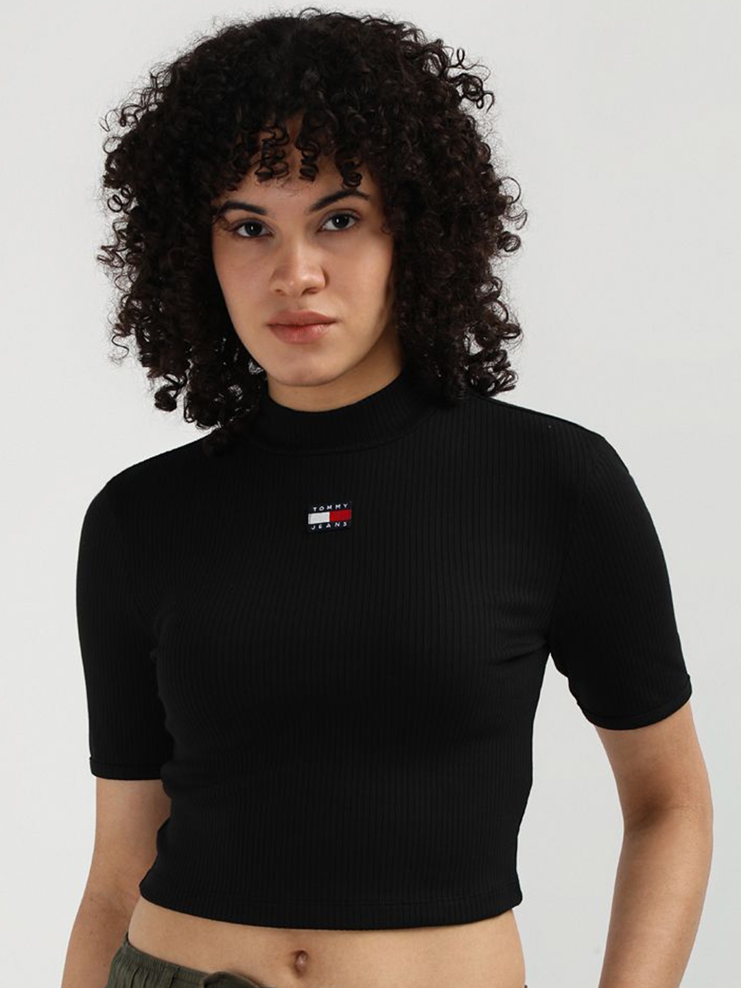 

Tommy Hilfiger Women Applique Knits Cotton fitted Crop Top, Black