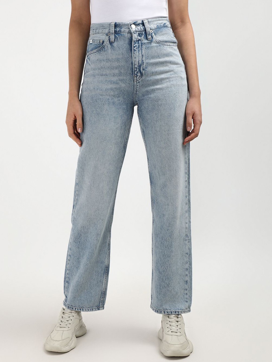 

Calvin Klein Jeans Women Straight Fit High-Rise Clean Look Heavy Fade Jeans, Blue
