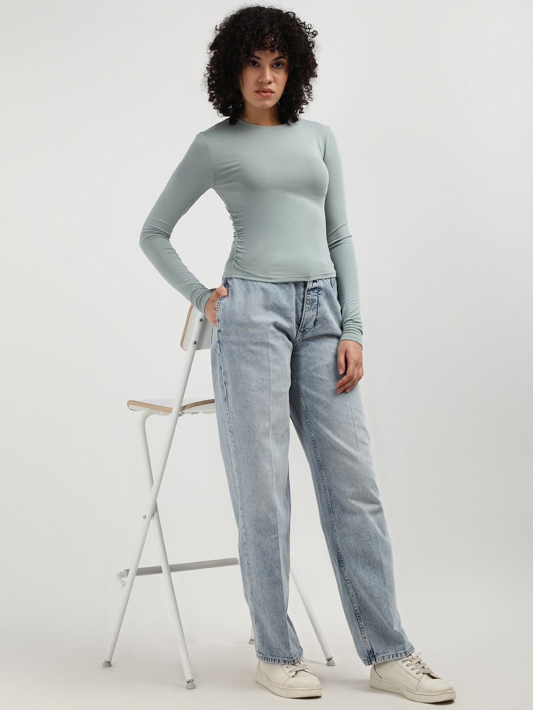 

Calvin Klein Jeans Women' Women' Slim Fit Regular Top, Grey