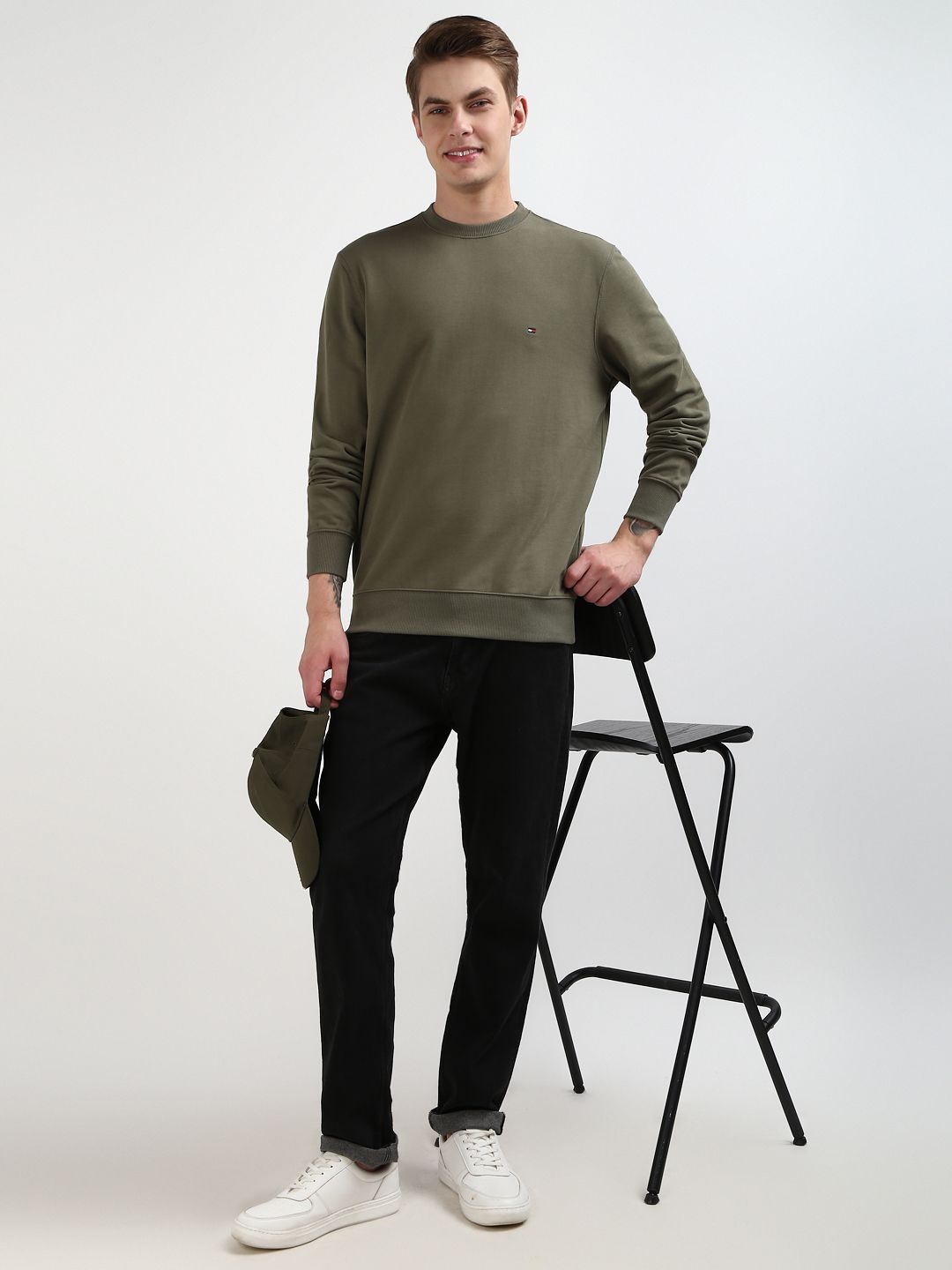 

Tommy Hilfiger Men Solid Long Sleeves Sweatshirt, Olive