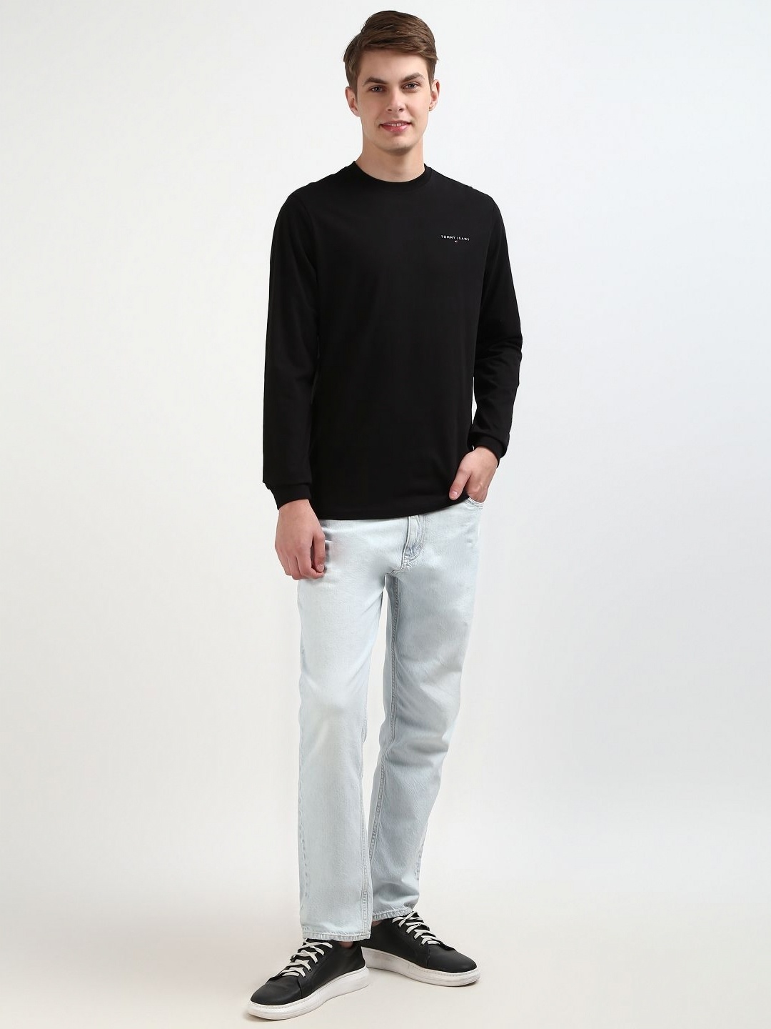 

Tommy Hilfiger Men Solid Round Neck Pure Cotton Slim Fit T-shirt, Black