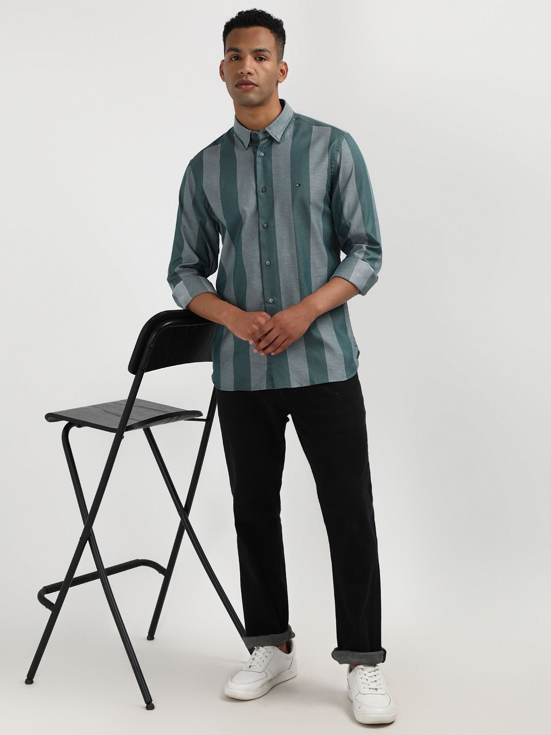 

Tommy Hilfiger Men Opaque Striped Casual Shirt, Green