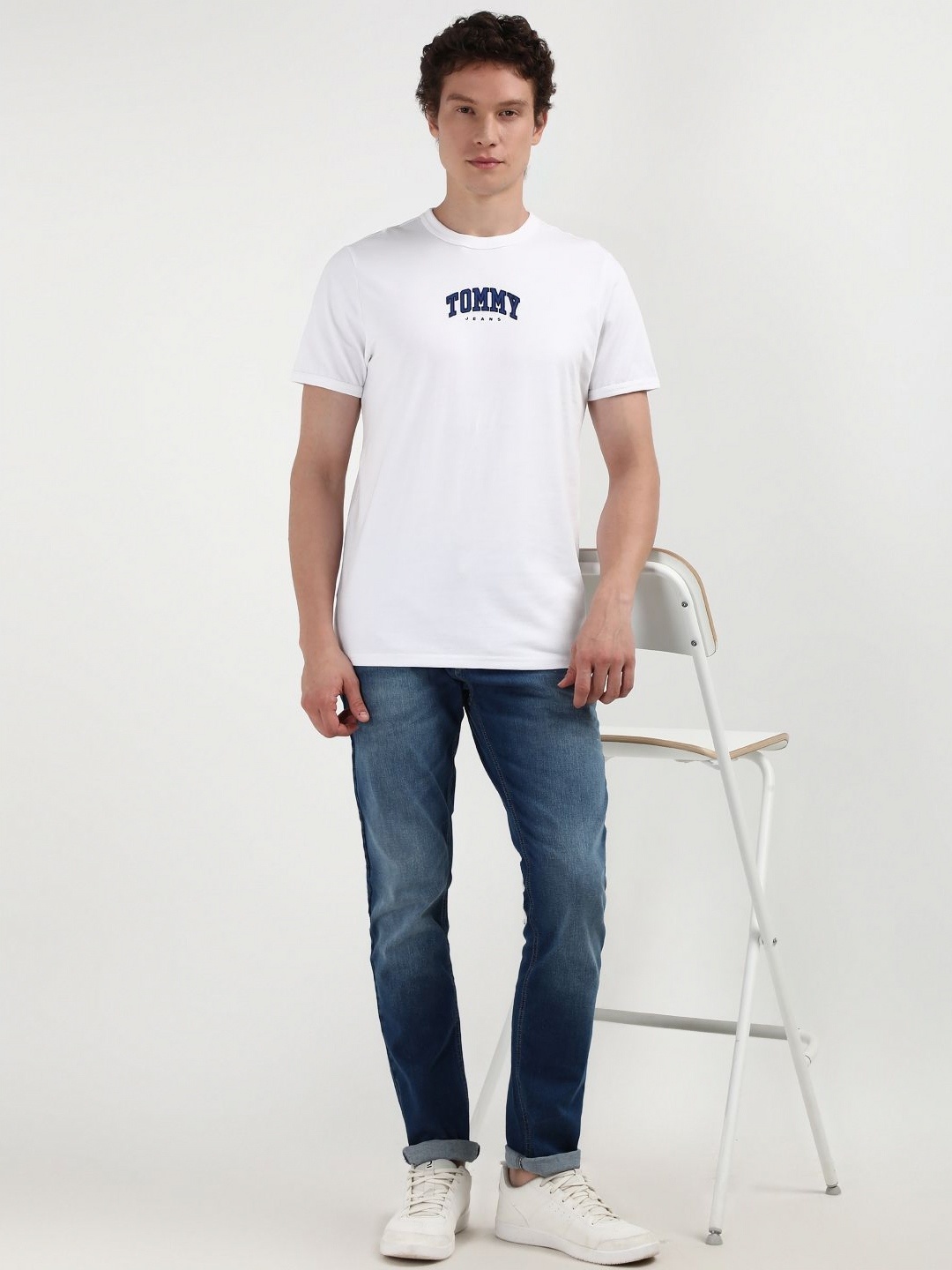 

Tommy Hilfiger Men Embroidered Typography Round Neck Pure Cotton Slim Fit T-shirt, White