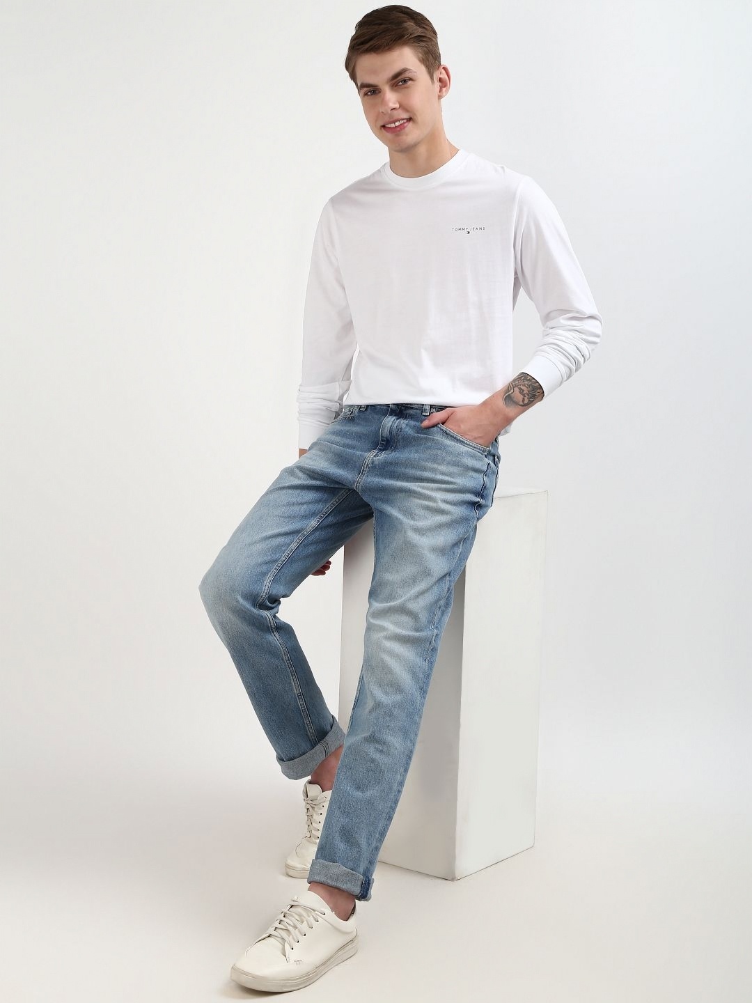 

Tommy Hilfiger Men Solid Round Neck Pure Cotton Slim Fit T-shirt, White