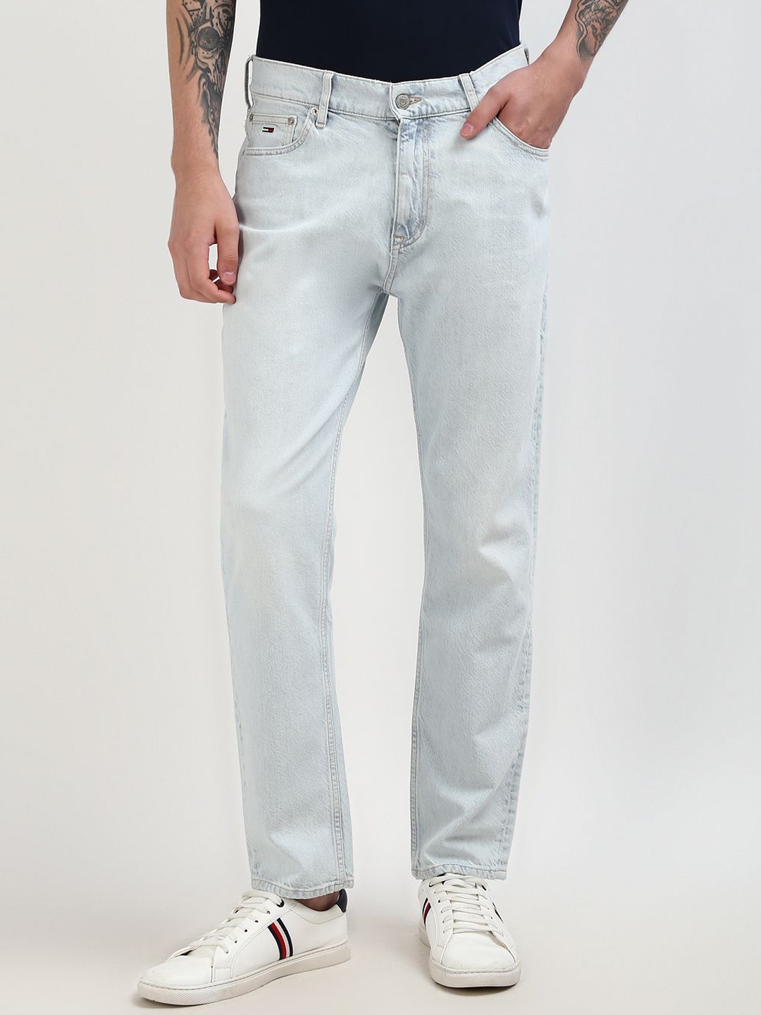 

Tommy Hilfiger Men Mid Rise Clean Look No Fade Jeans, Blue