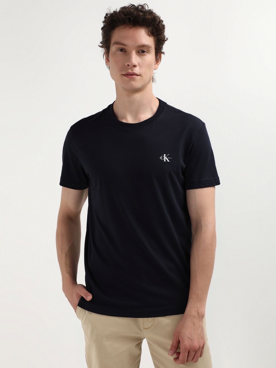 

Calvin Klein Jeans Men Pack Of 2 Solid Round Neck Cotton T-Shirt, White