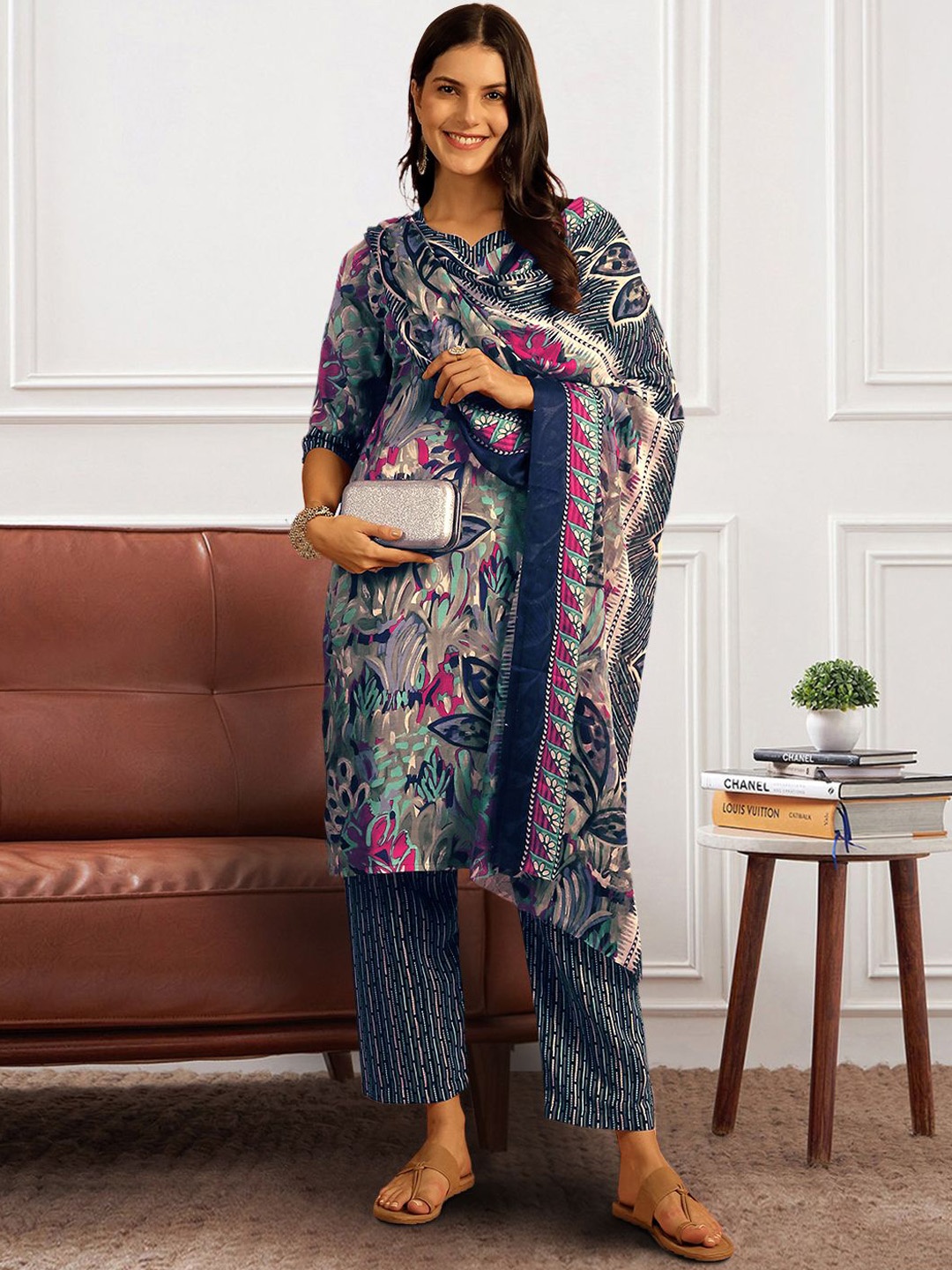 

7Threads Floral Printed V-Neck Pure Cotton Straight Kurta with Trousers & Dupatta, Navy blue