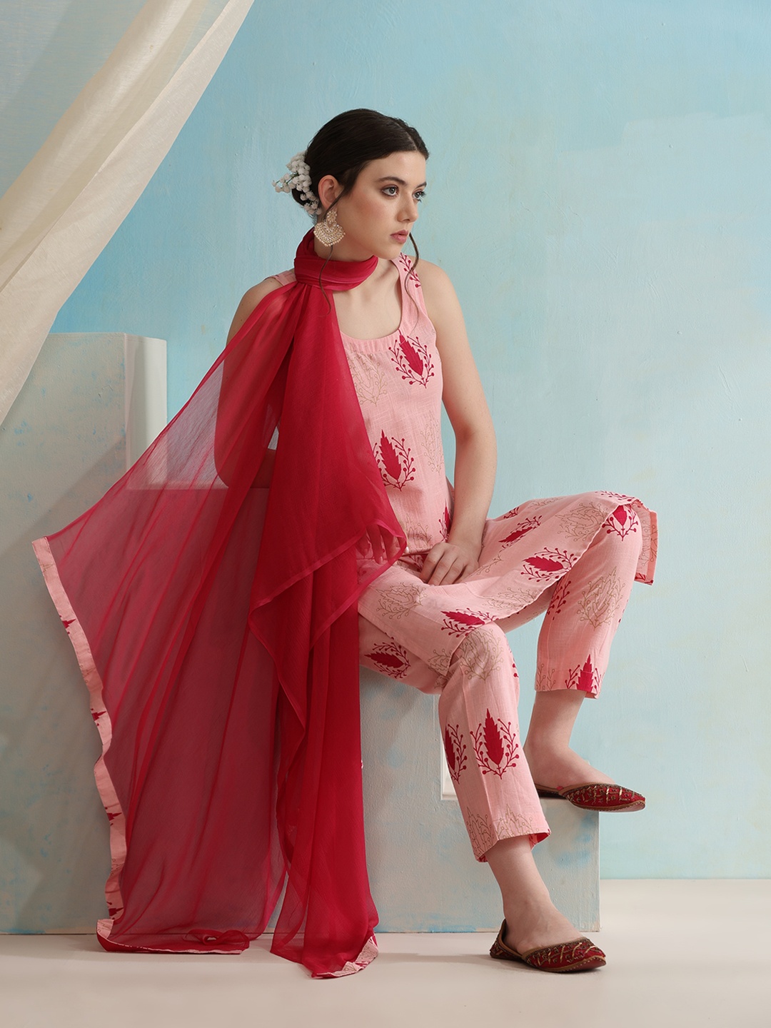 

Khushal K Floral Printed Pure Cotton Straight Kurta with Trousers & Dupatta, Pink