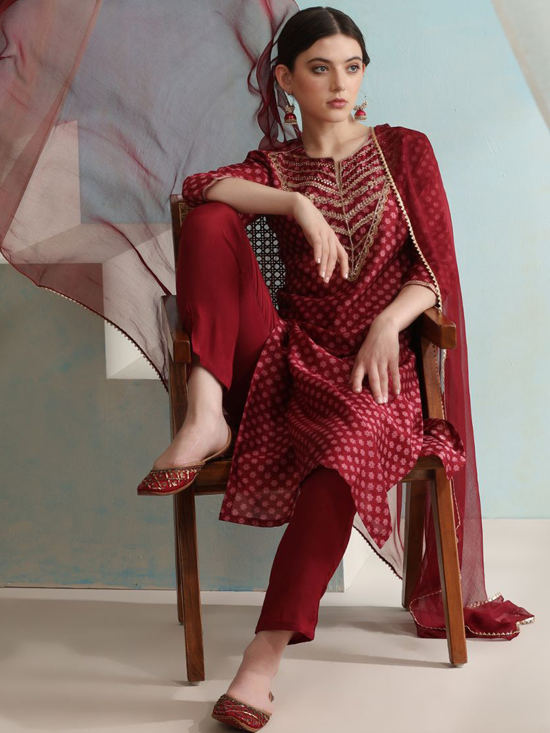 

Khushal K Floral Printed Sequinned Straight Kurta with Trousers & With Dupatta, Maroon