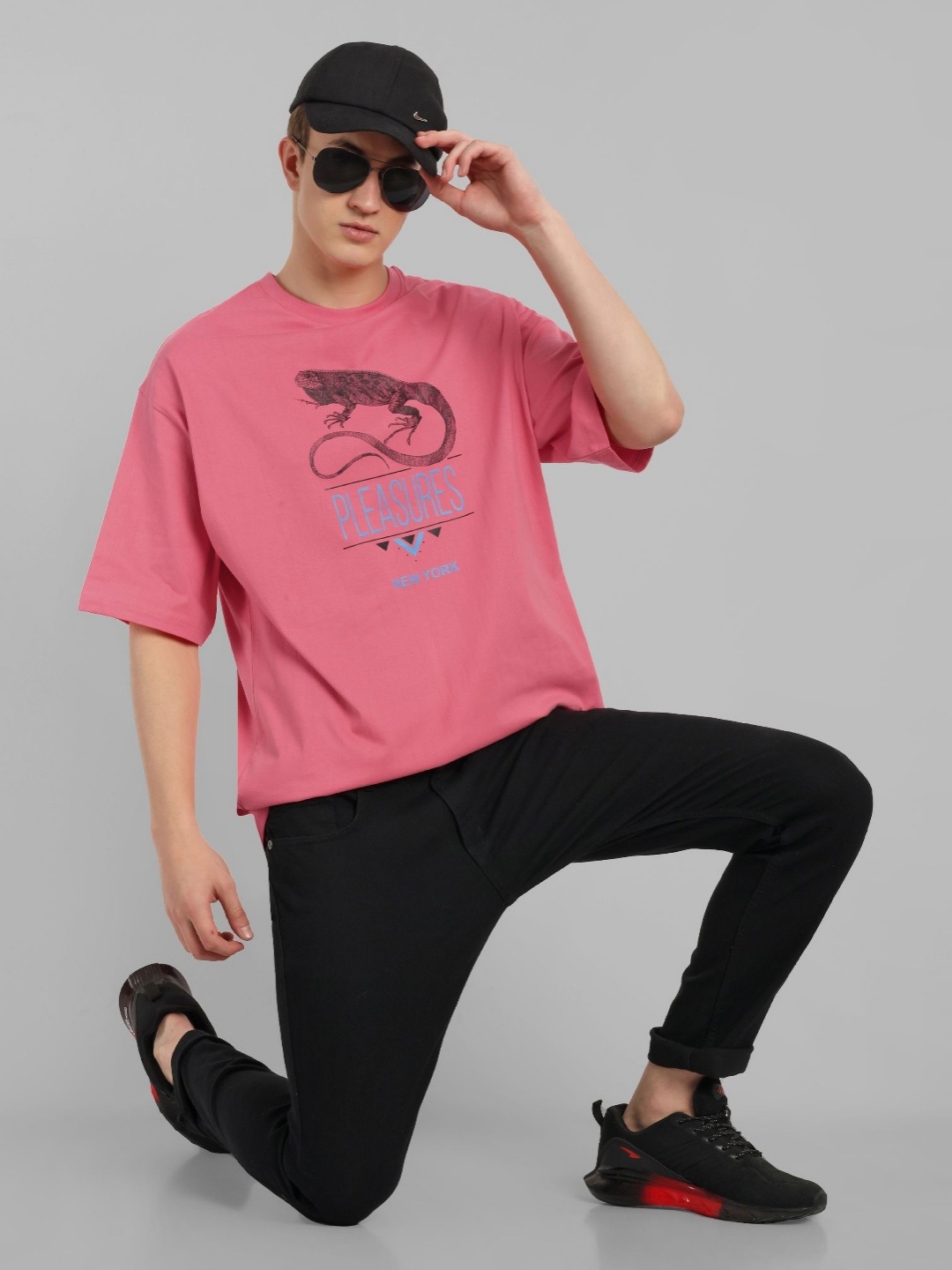 

TOMHIDDLE Men Typography Printed Round Neck Cotton Oversized T-Shirt, Pink