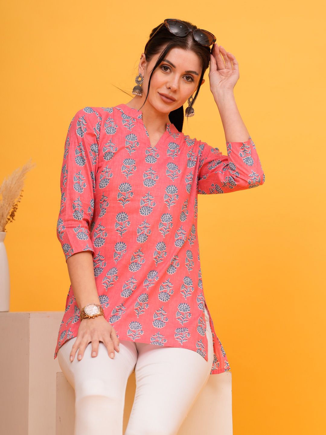 

SHIONS Floral Printed Pure Cotton Kurti, Pink
