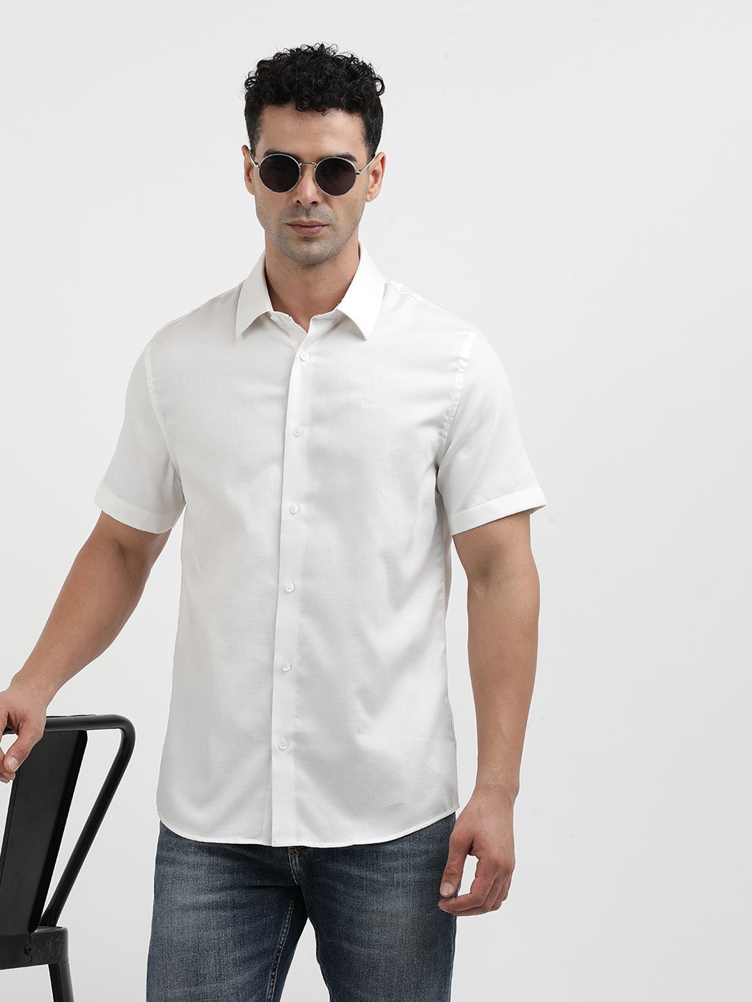 

Calvin Klein Men Solid Slim Fit Opaque Casual Shirt, White