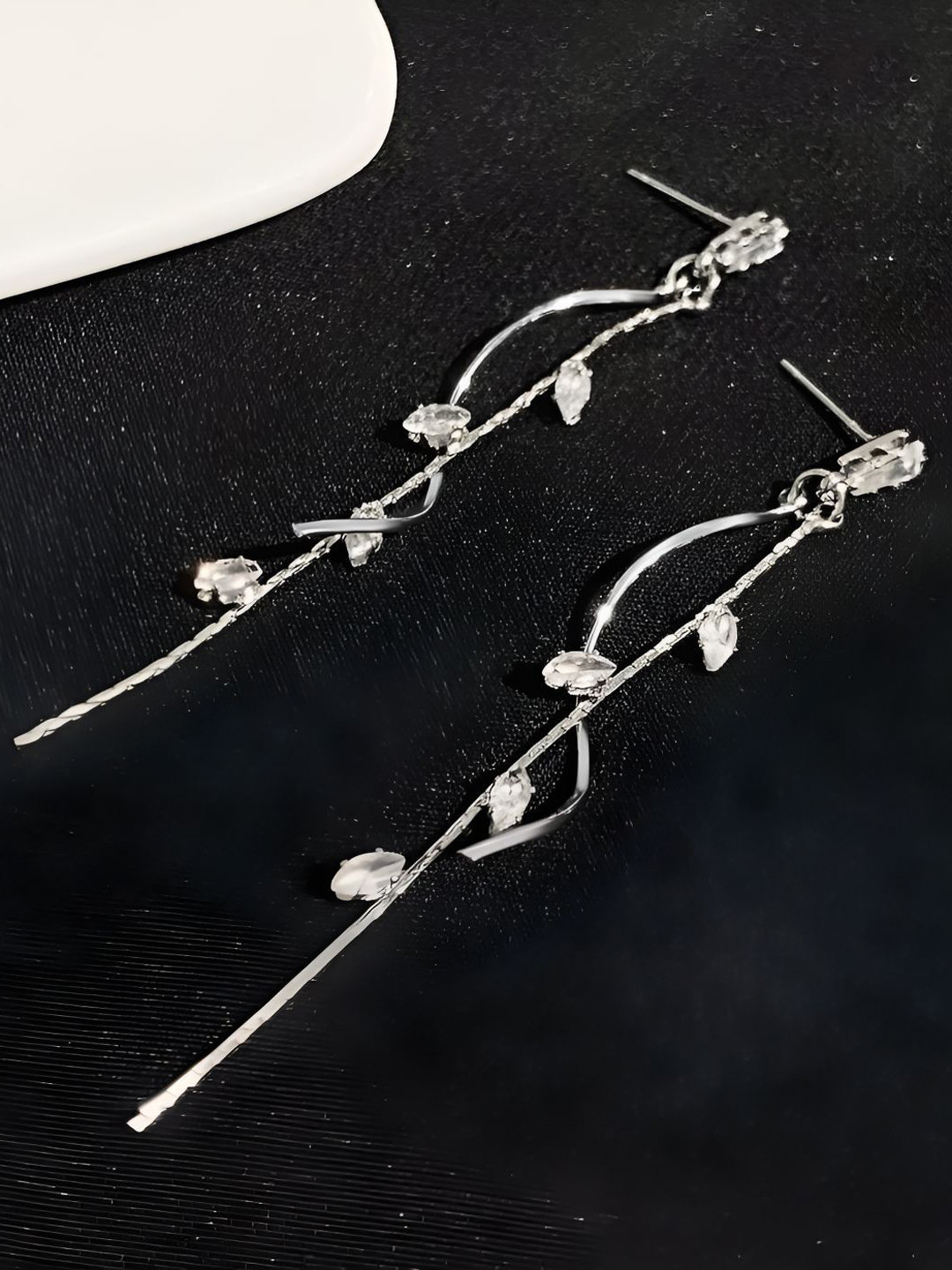 

Goho Stones Studded Leaf Shaped Drop Earrings, Silver