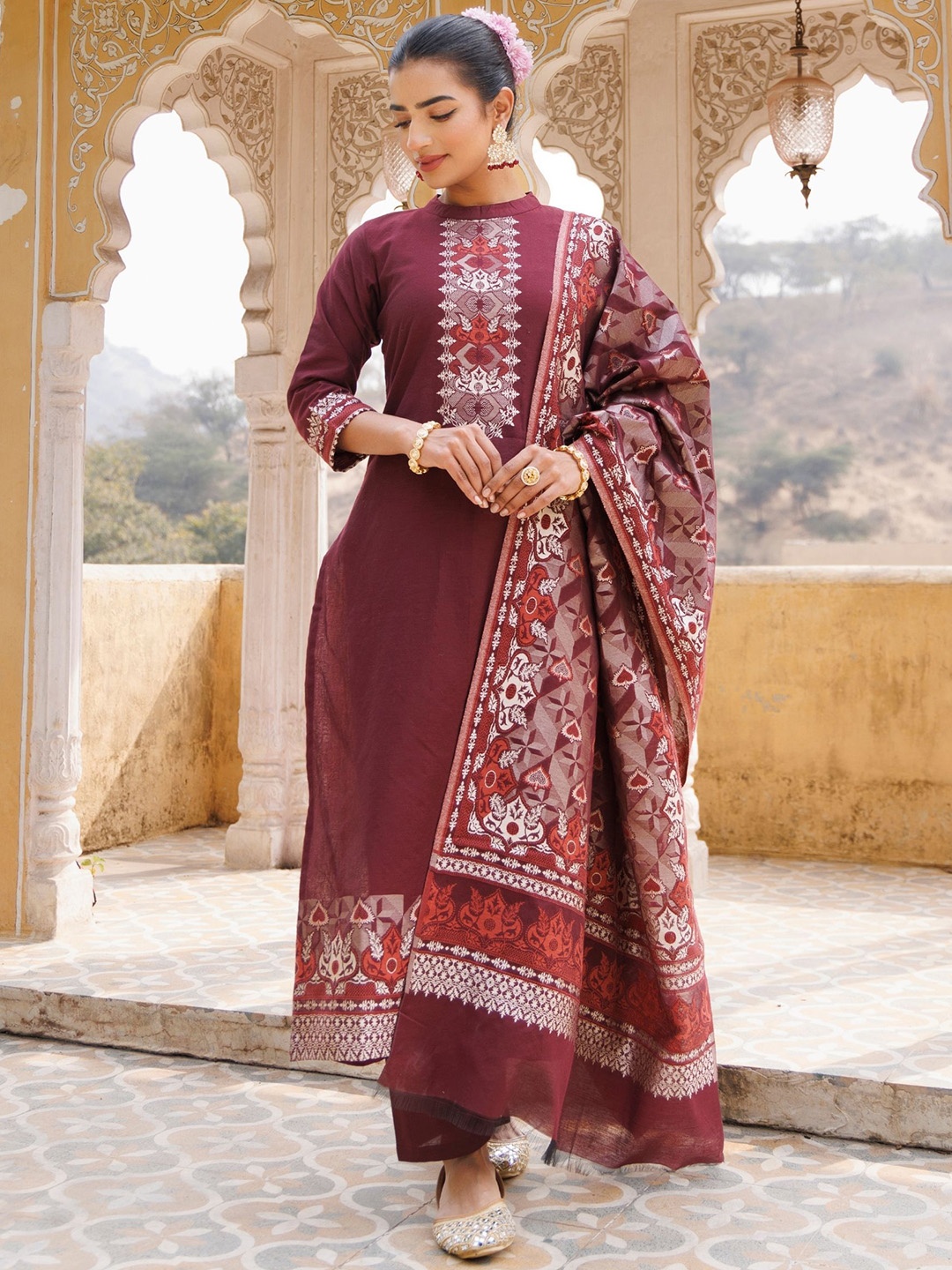 

KIDAR Floral Yoke Design Regular Kurta with Trousers & Dupatta, Brown
