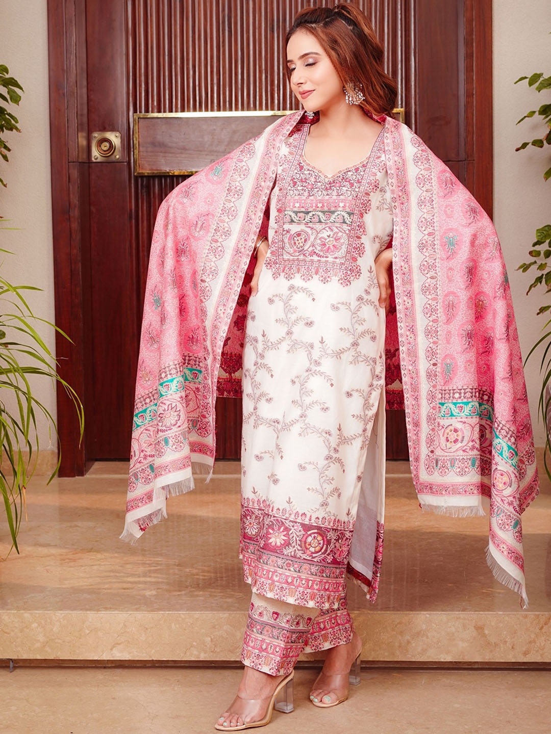 

KIDAR Floral Printed Kurta with Trousers & With Dupatta, White