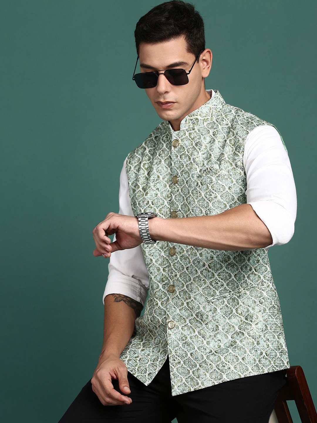 

SHOWOFF Men's Embroidered Slim-Fit Nehru Jackets, Green