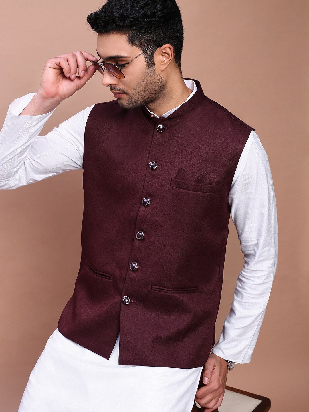 

SHOWOFF Mandarin Collar Nehru Jacket, Burgundy