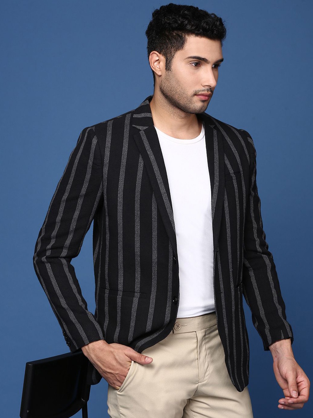 

SHOWOFF Striped Notched Lapel Collar Cotton Slim-Fit Single Breasted Blazer, Black