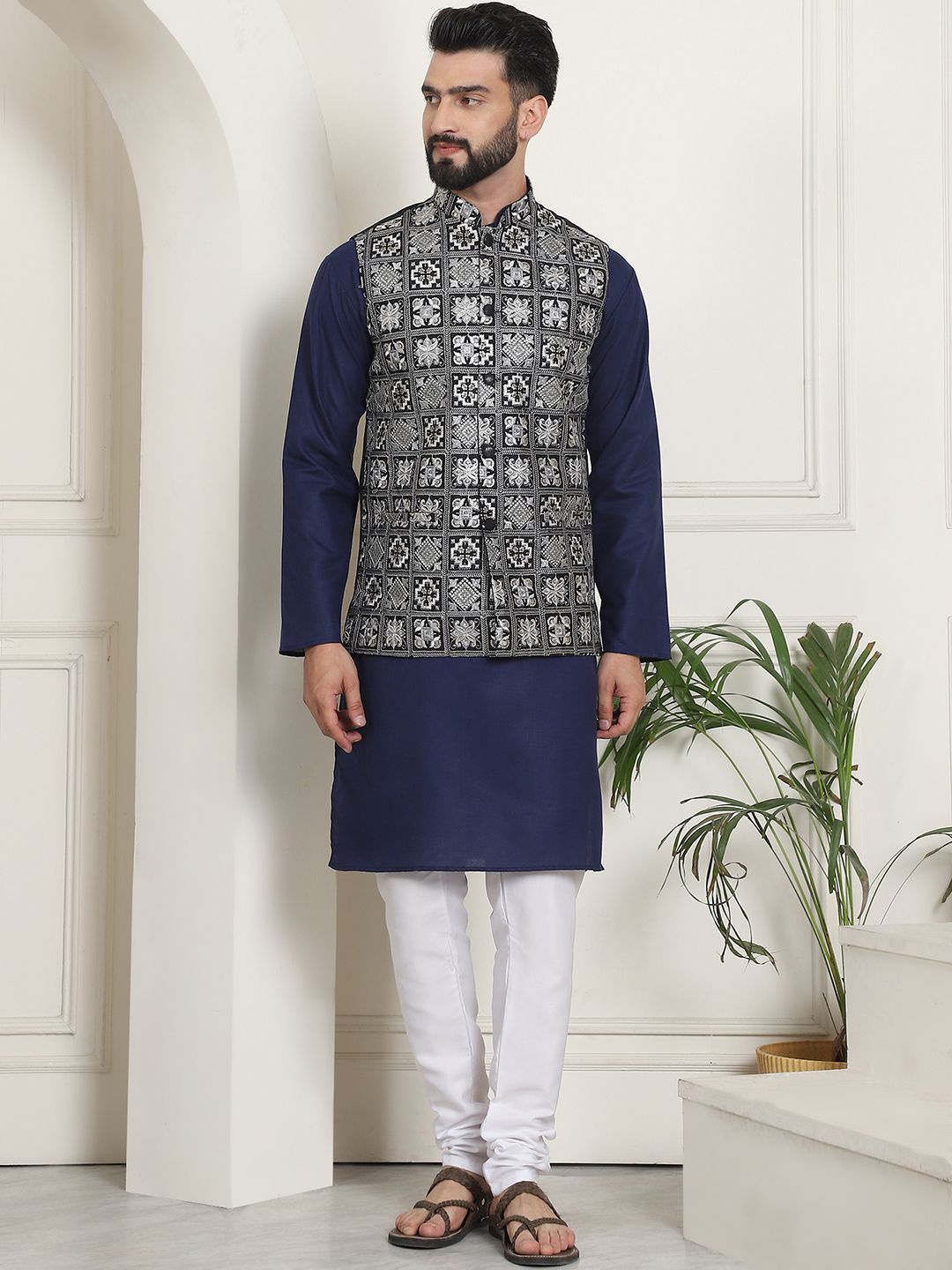 

SOJANYA Men Regular Pure Cotton Kurta with Churidar, Navy blue