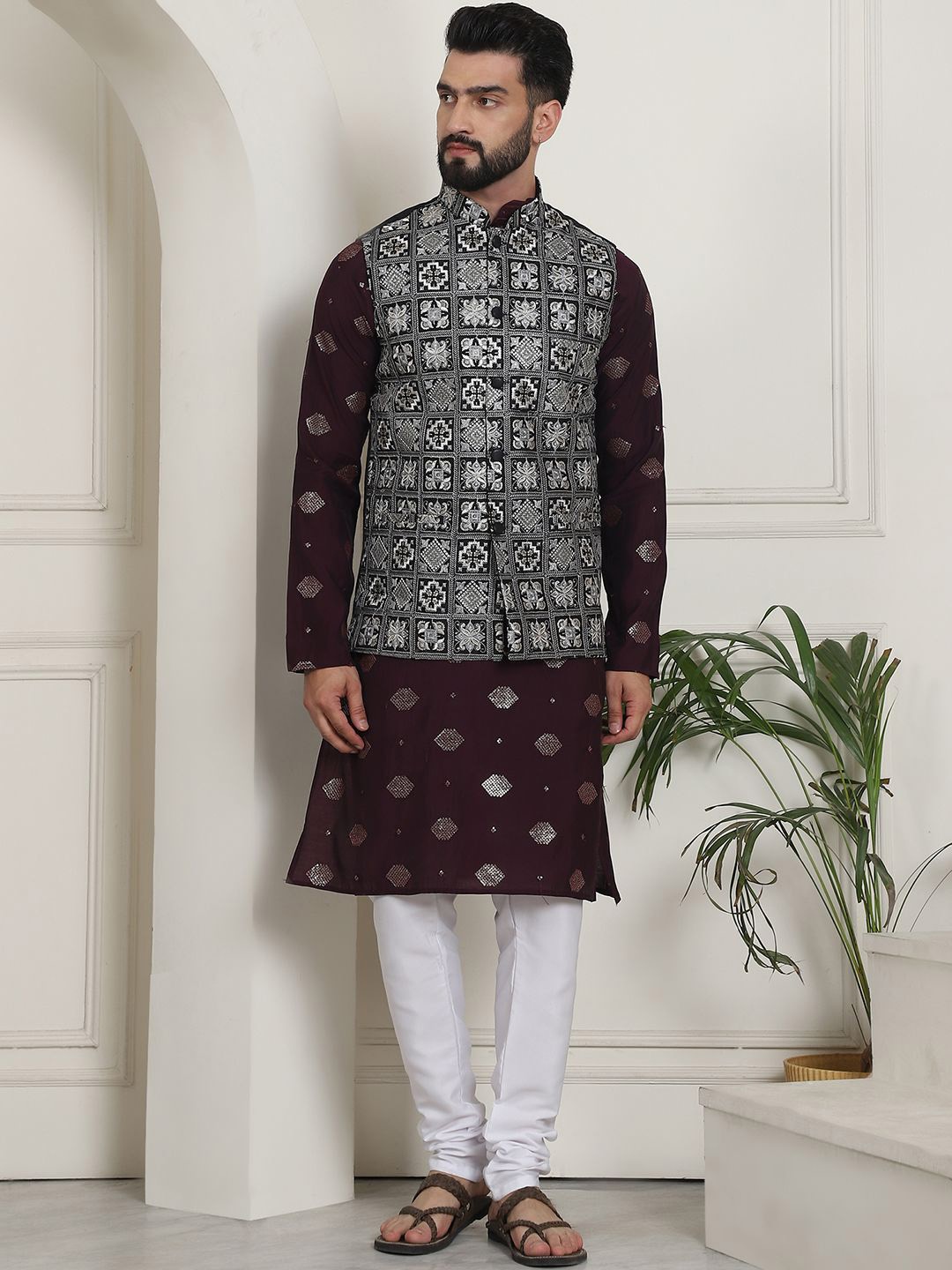 

SOJANYA Ethnic Motifs Embroidered Regular Thread Work Kurta with Churidar, Purple