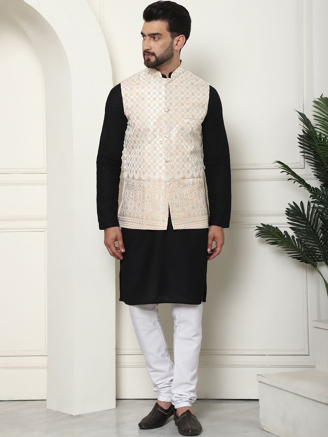 

SOJANYA Checked Regular Pure Cotton Kurta with Churidar & Nehru Jacket, Black