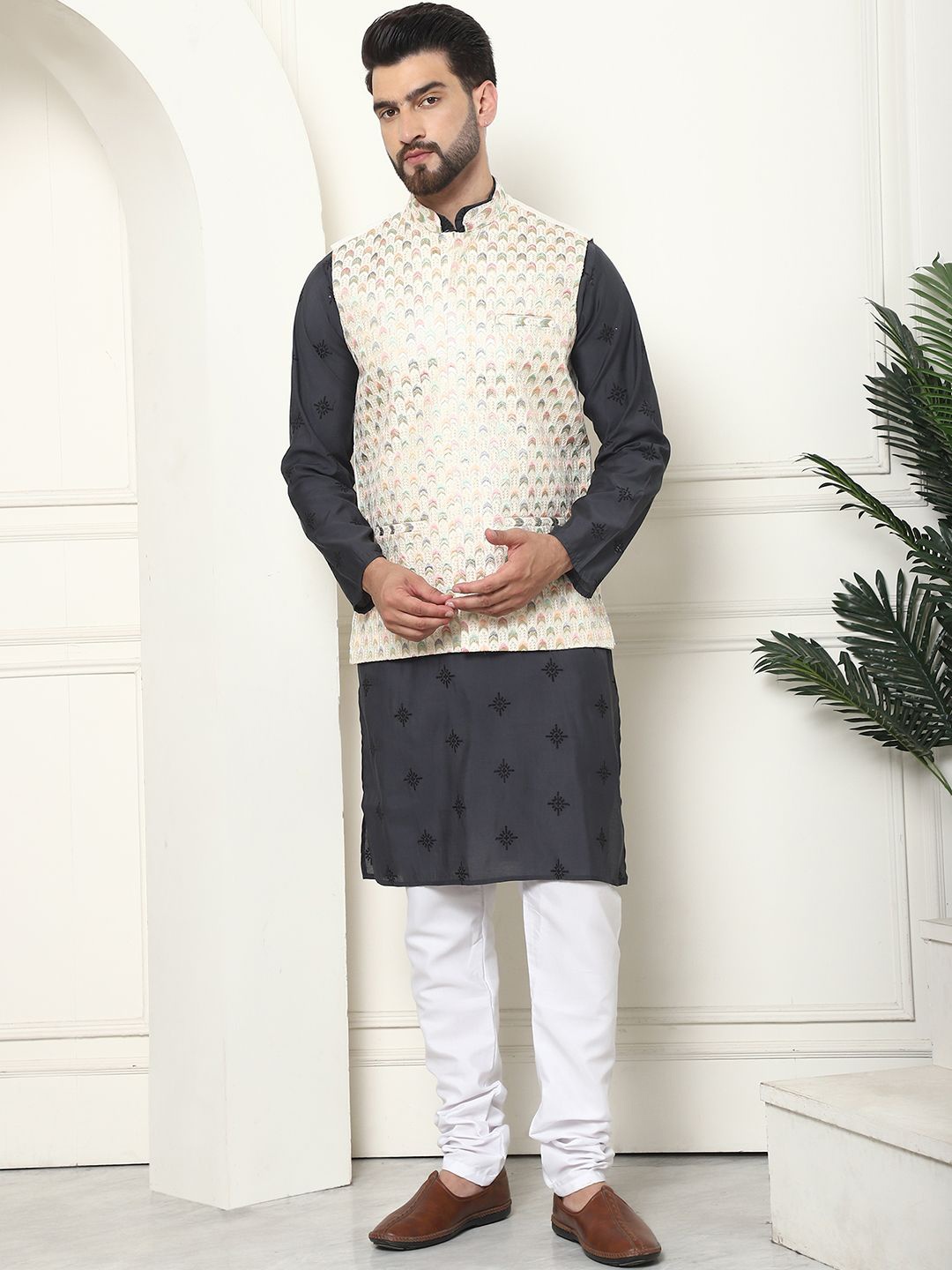 

SOJANYA Ethnic Embroidered Thread Work Cotton Silk Kurta with Pyjama & Nehru Jacket, Cream