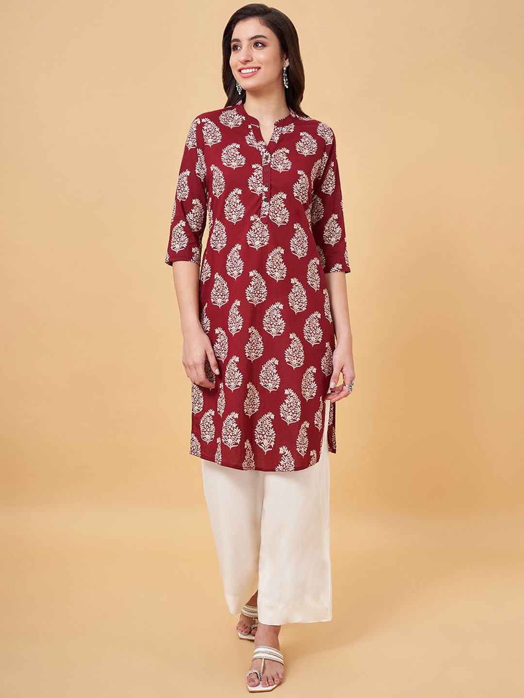 

RANGMANCH BY PANTALOONS Ethnic Motifs Printed V-Neck Pure Cotton Straight Kurta, Red