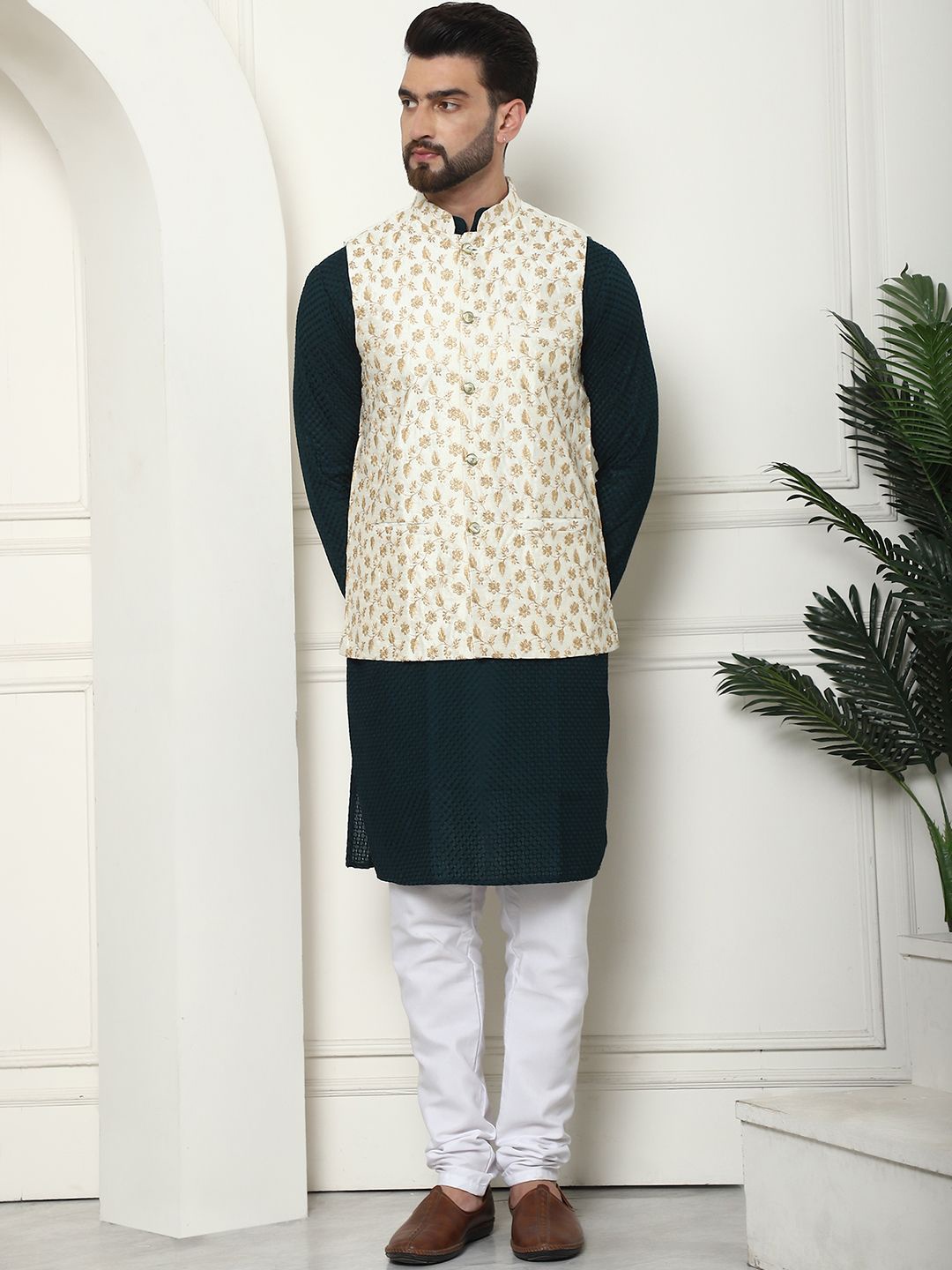 

SOJANYA Checked Thread Work Pure Cotton Kurta With Churidar & Embroidered Nehru Jacket, Green