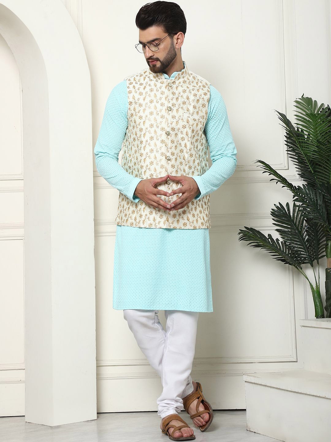 

SOJANYA Floral Regular Pure Cotton Straight Kurta with Churidar, Turquoise blue