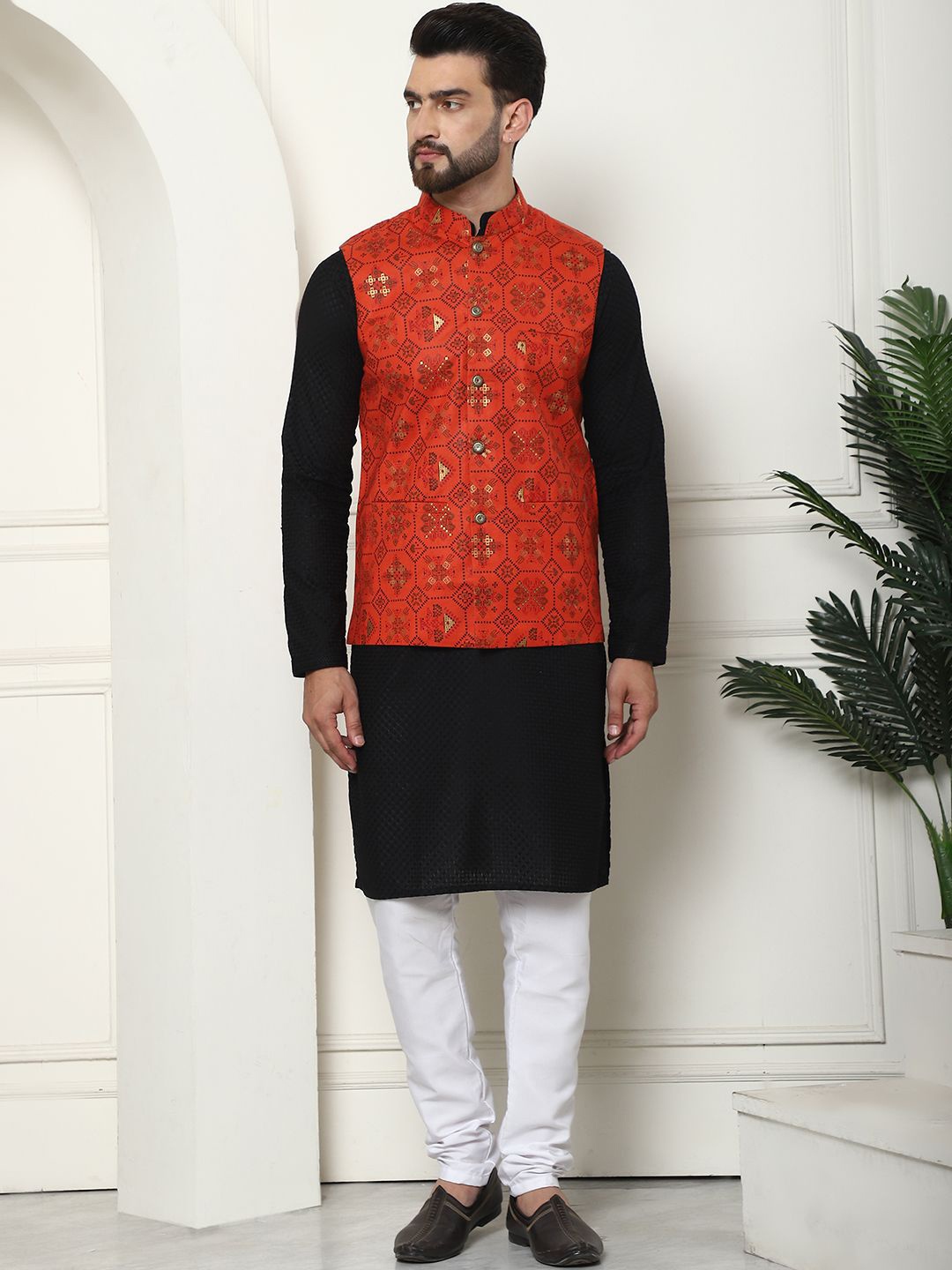 

SOJANYA Checked Regular Thread Work Pure Cotton Kurta with Churidar, Black