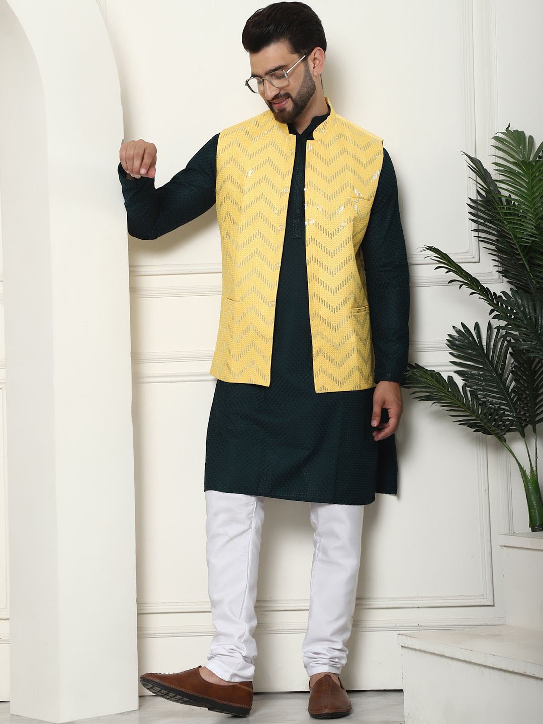 

SOJANYA Regular Pure Cotton Straight Kurta with Churidar & Jacket Set, Green