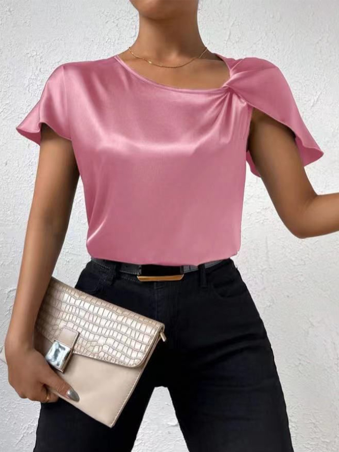 

StyleCast Women Solid Pink Sweetheart Neck Satin Top