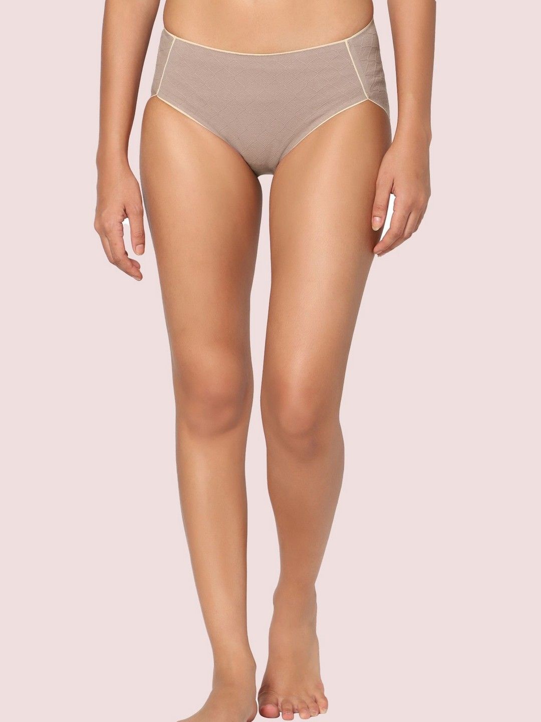 

INTIMATE QUEEN Mid- Rise Seamless Hipster Briefs, Cream