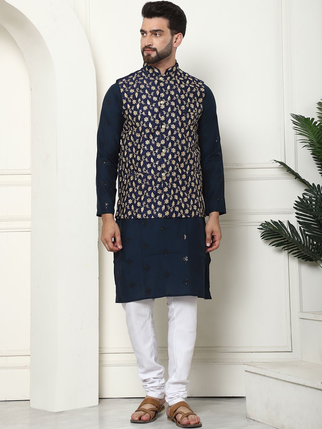 

SOJANYA Floral Embroidered Regular Straight Kurta with Churidar, Teal