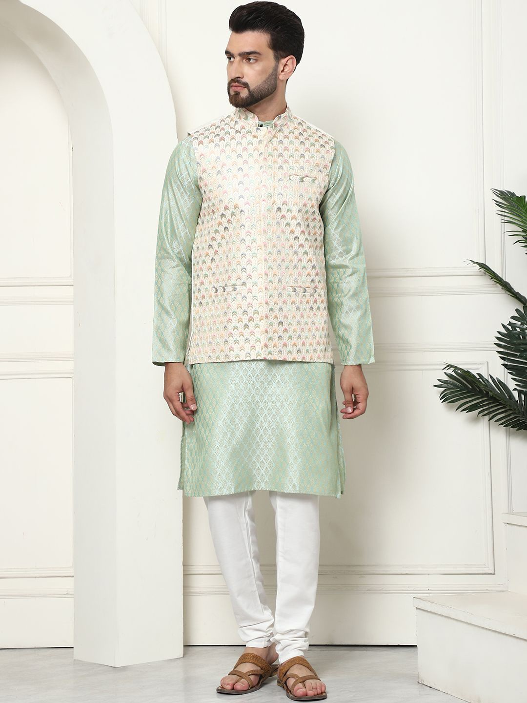 

SOJANYA Men Ethnic Motifs Regular Kurta with Churidar, Green