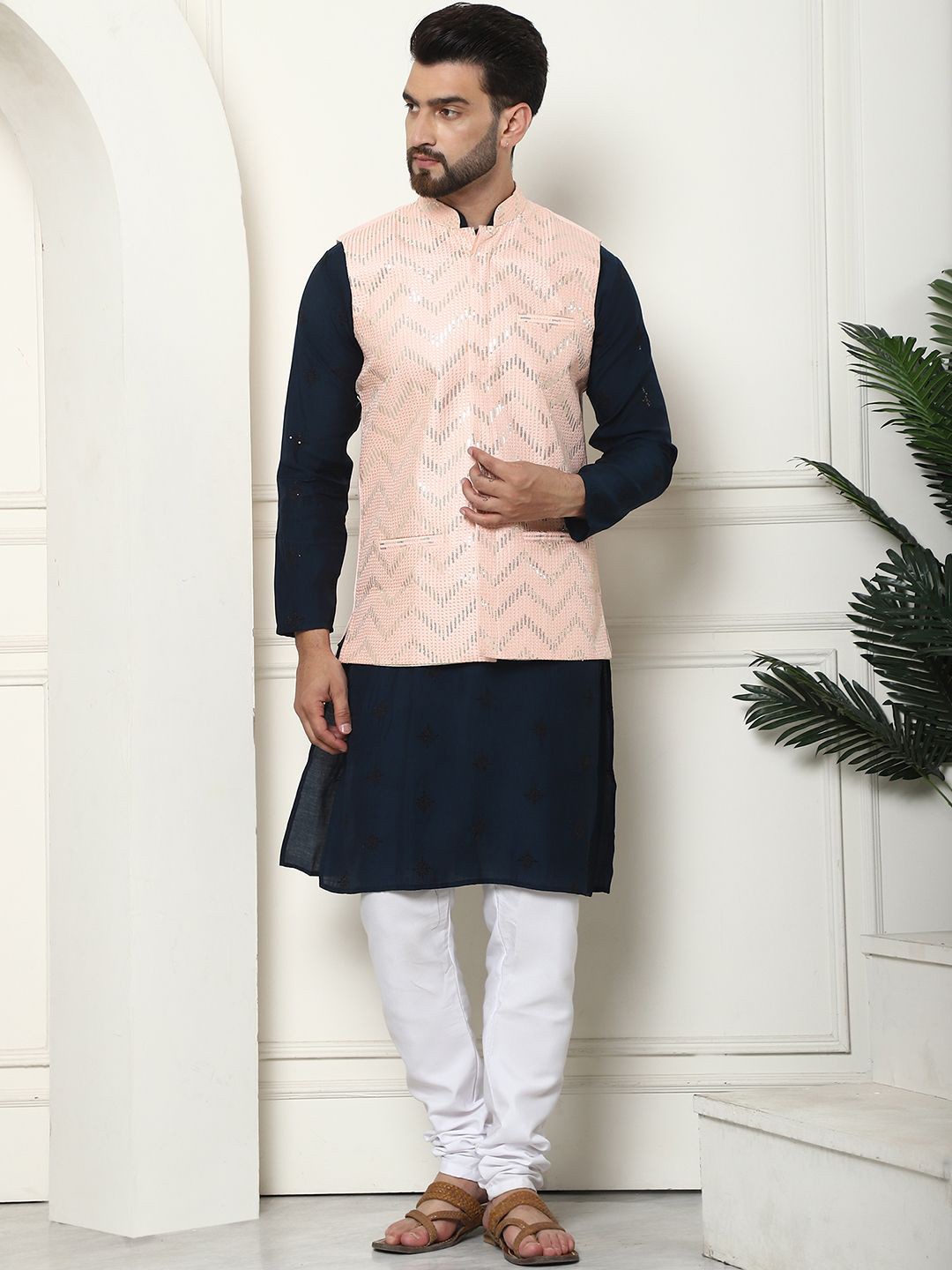 

SOJANYA Men Ethnic Motifs Embroidered Regular Thread Work Kurta with Churidar, Teal