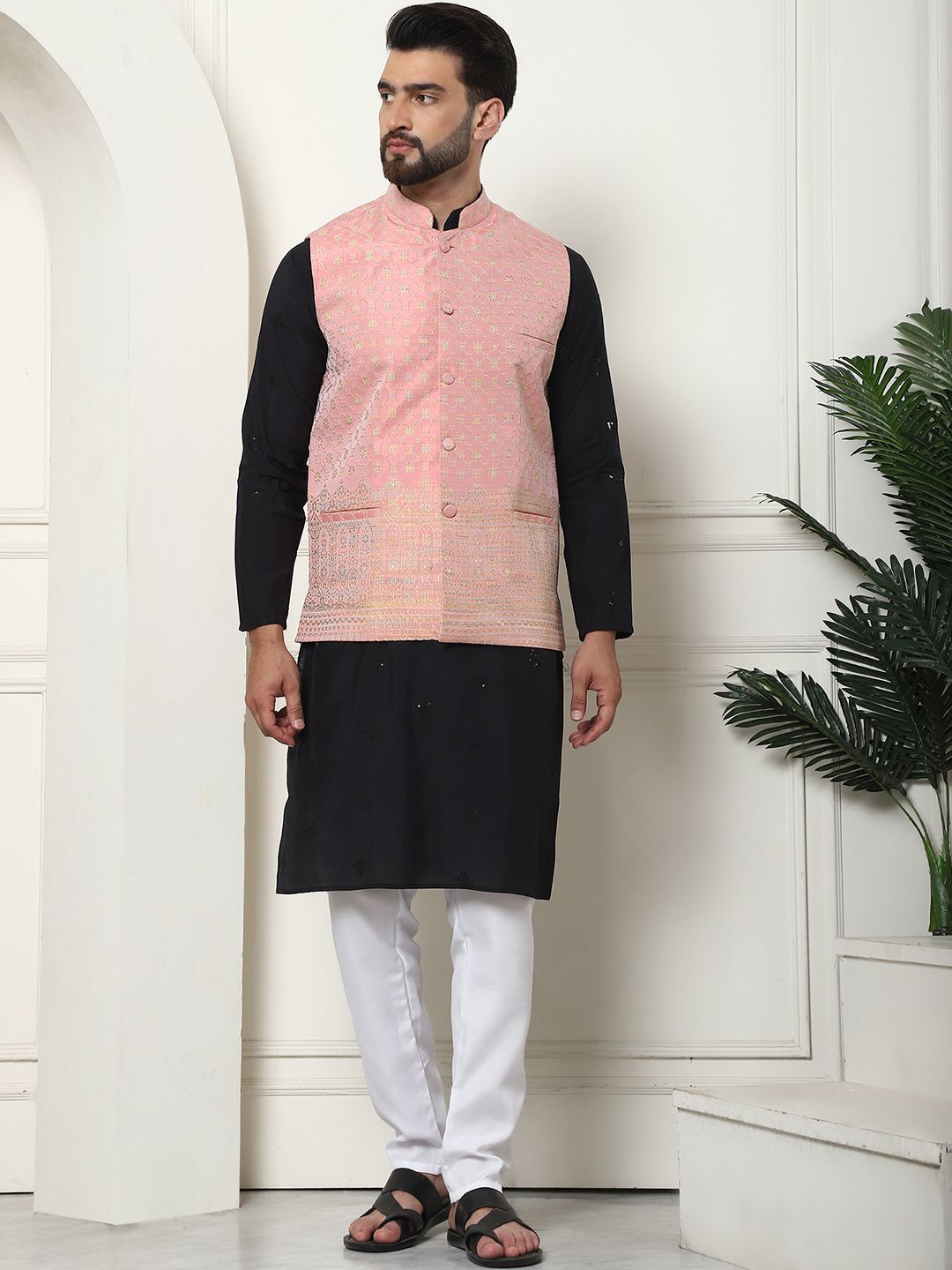 

SOJANYA Men Embroidered Regular Sequinned Kurta with Churidar, Black