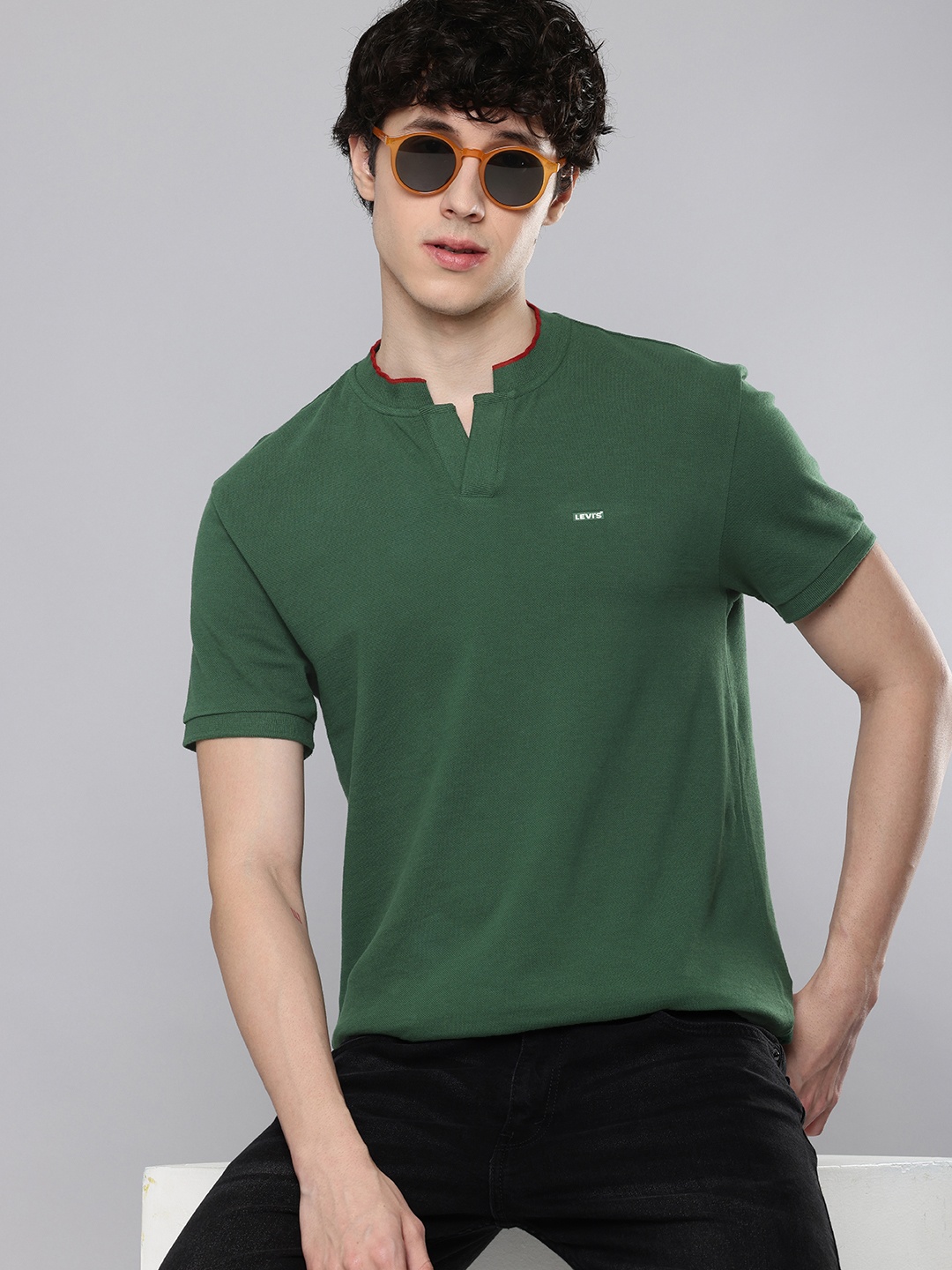 

Levis Mandarin Collar Pure Cotton Slim Fit T-shirt, Olive