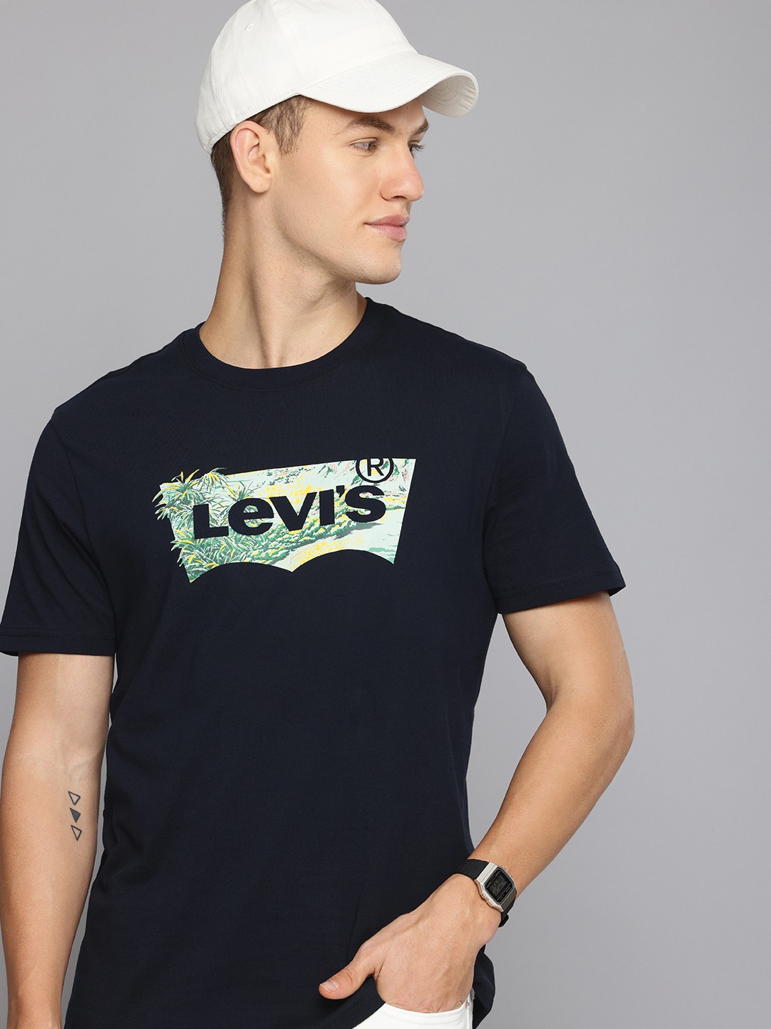 

Levis Brand Logo Printed Pure Cotton Slim Fit T-shirt, Navy blue