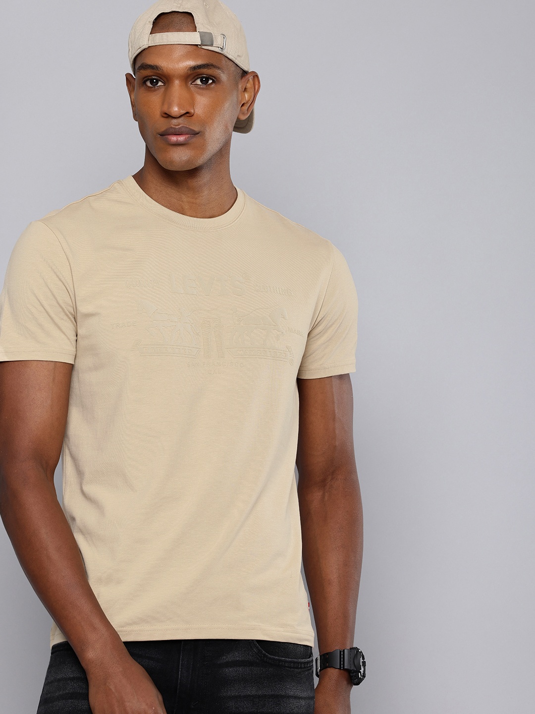 

Levis Brand Logo Printed T-shirt, Beige