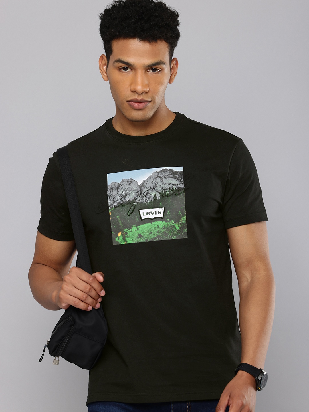 

Levis Pure Cotton Graphic Printed T-shirt, Black